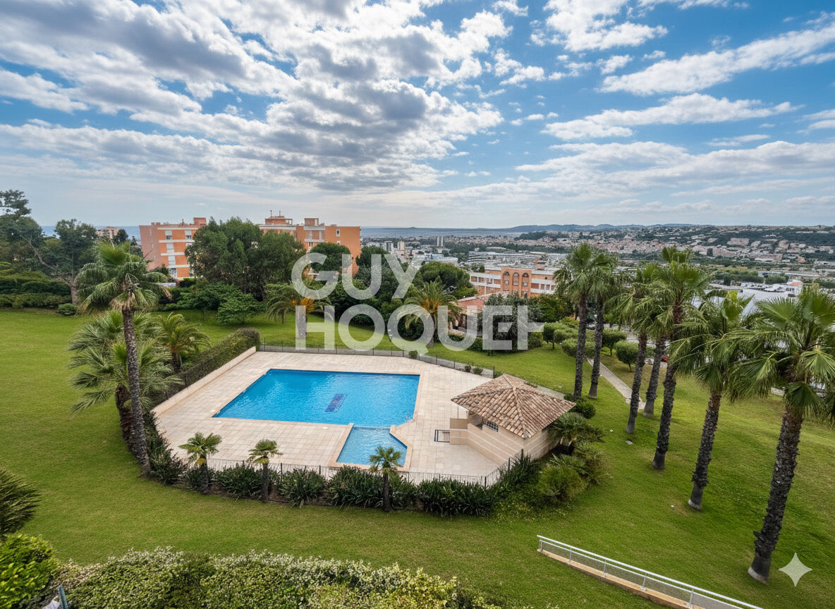 NICE CORNICHE FLEURIE  3 PIÈCES  DERNIER ÉTAGE  VUE MER  GARAGE & CAVE