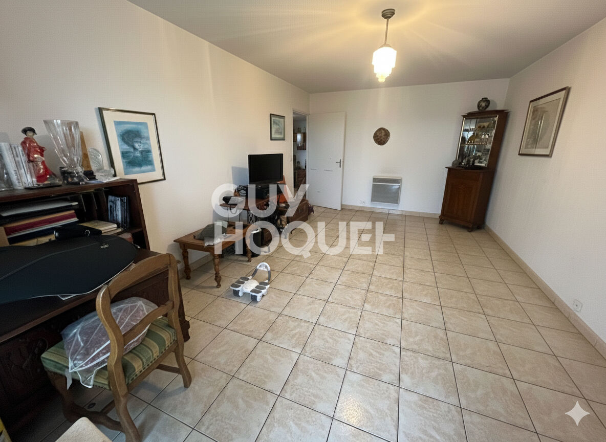 NICE CORNICHE FLEURIE  3 PIÈCES  DERNIER ÉTAGE  VUE MER  GARAGE & CAVE