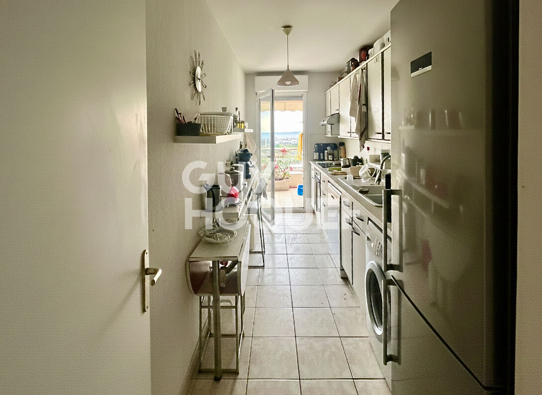 NICE CORNICHE FLEURIE  3 PIÈCES  DERNIER ÉTAGE  VUE MER  GARAGE & CAVE