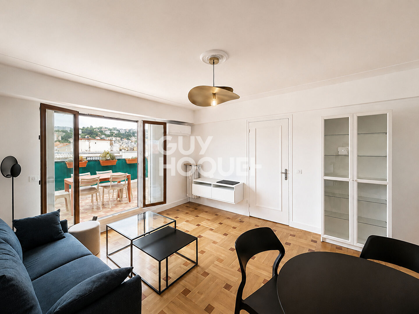 Appartement 2 pièces à louer au dernier étage avec vue dégagée à Nice Musiciens