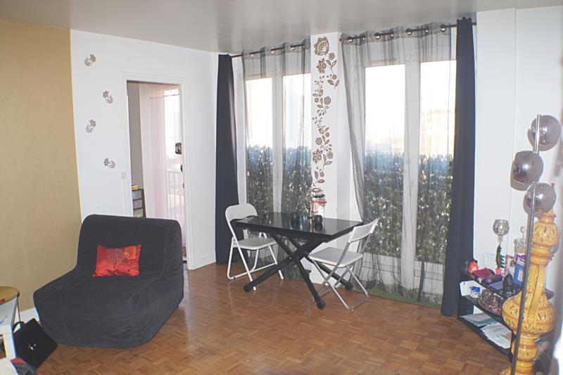 F2 Choisy le Roi. Proche RER C.