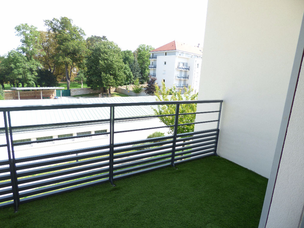 Exclusivité Guy Hoquet : A LOUER - Centre-ville d'ARPAJON, Gare RER C - Appartement 3P - 66.95m²