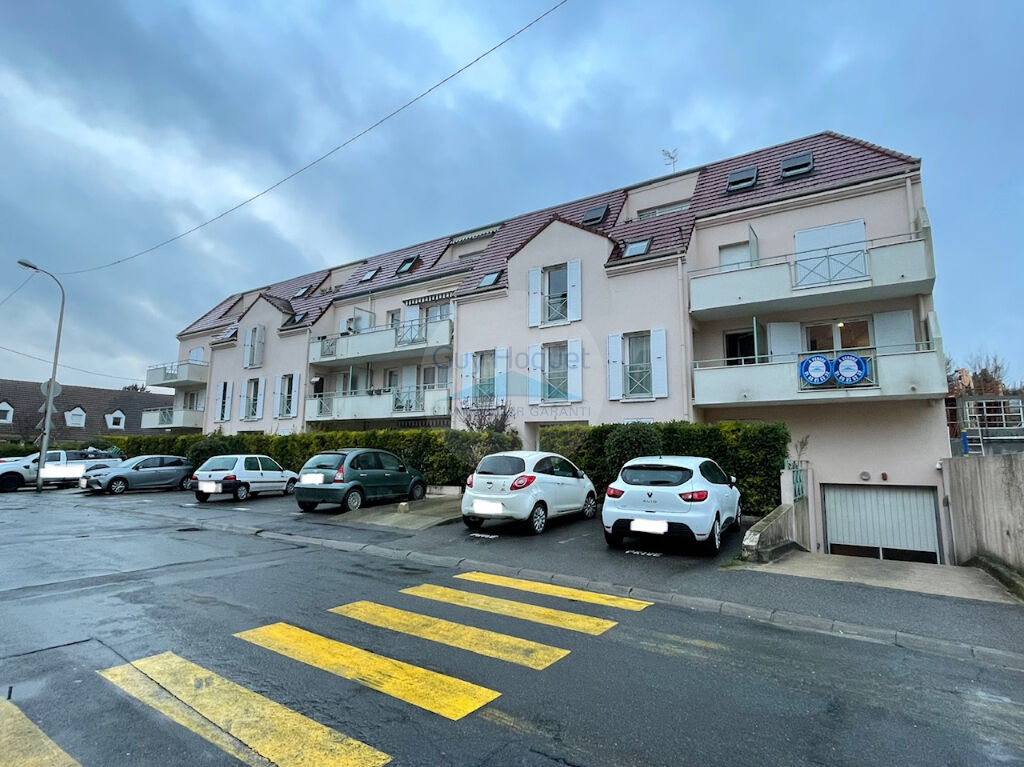 En exclusivité Studio avec Balcon, Place de Parking et Cave sur Arpajon