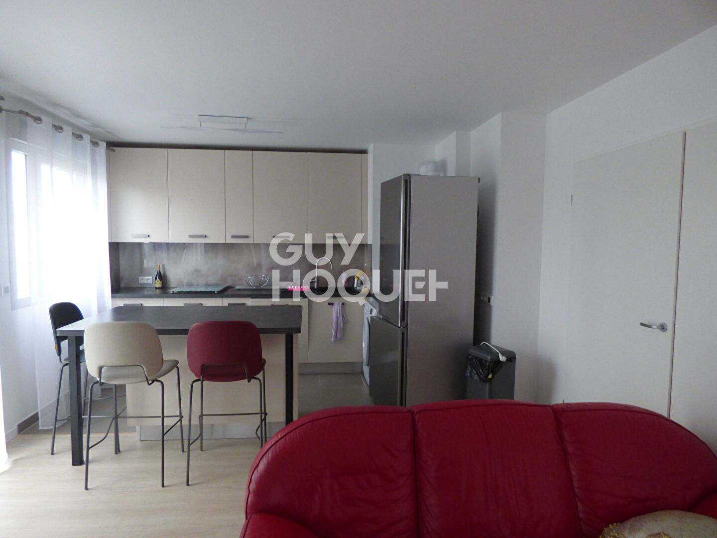 A LOUER : Bel appartement de standing meublé, 4 pièces aux Normes BBC, 79.05 m2, gare RER C