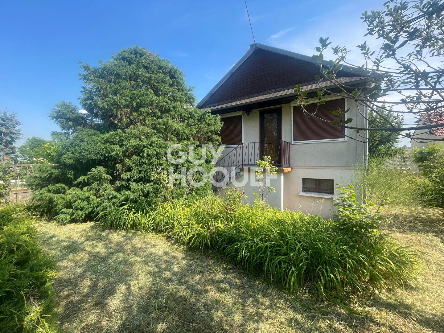 Maison individuelle sur sous sol total à Ollainville Centre