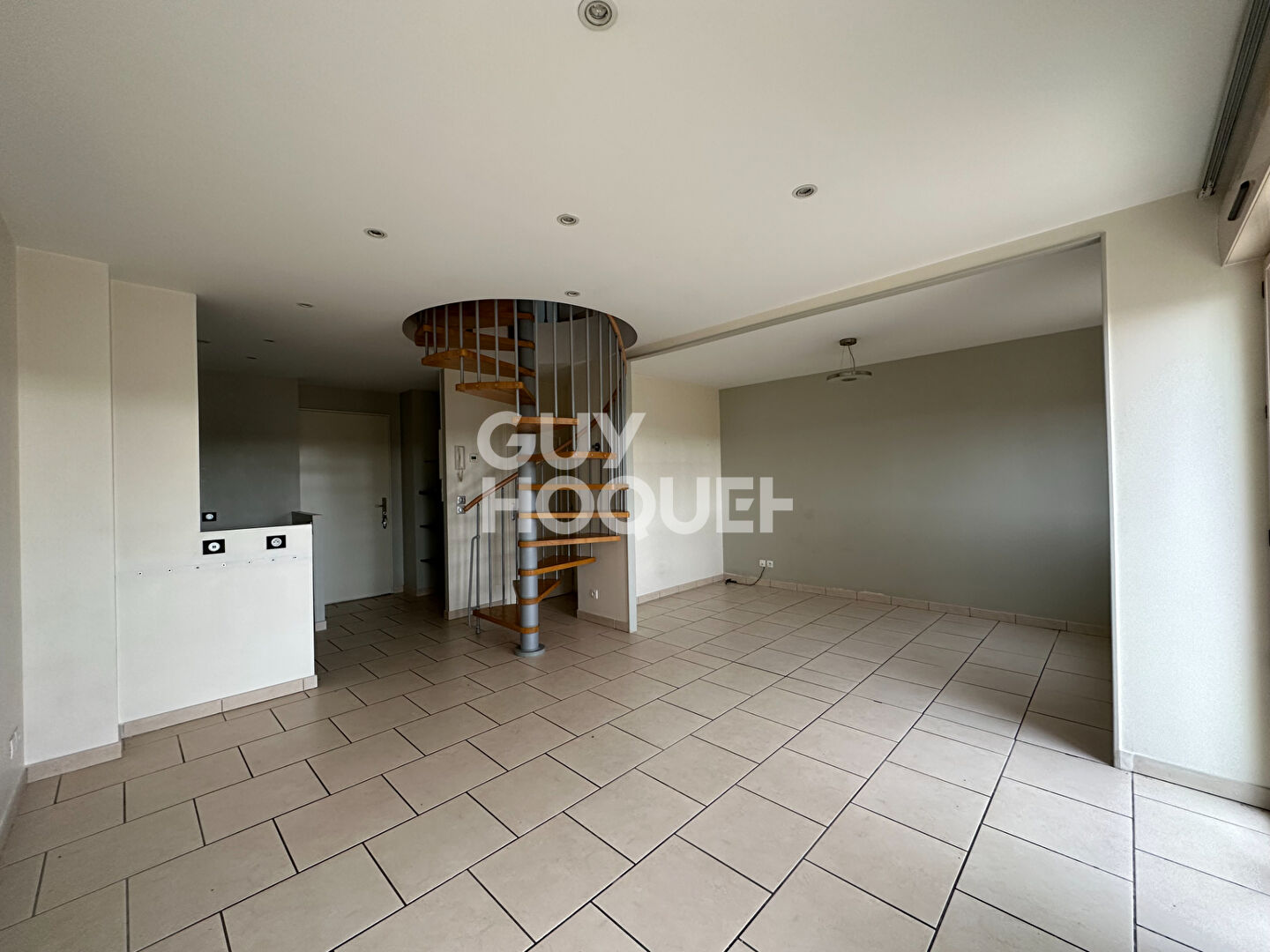 Exclusivité : A LOUER - Bel Appartement  de 4 pièces en DUPLEX avec TERRASSE  - Arpajon (Gare RER C)