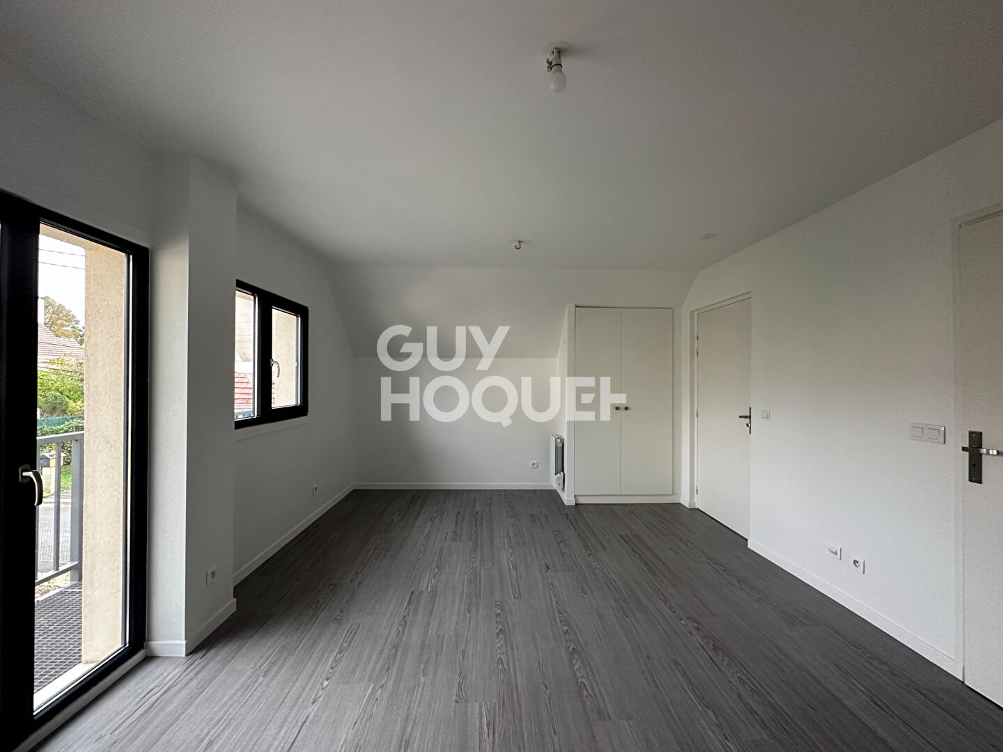 EXCLUSIVITE - A LOUER, studio, 22.97m2 à OLLAINVILLE CENTRE, Gare d'Egly RER C