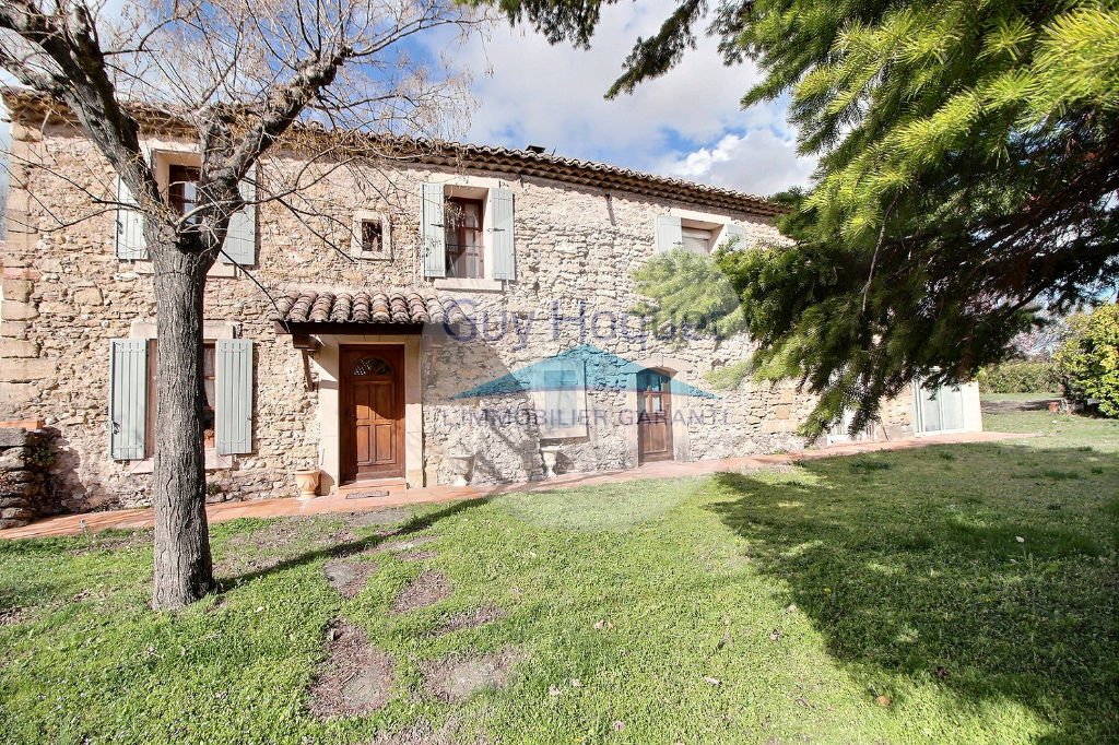 Maison de 178 m² à vendre à CAMARET SUR AIGUES (84850).