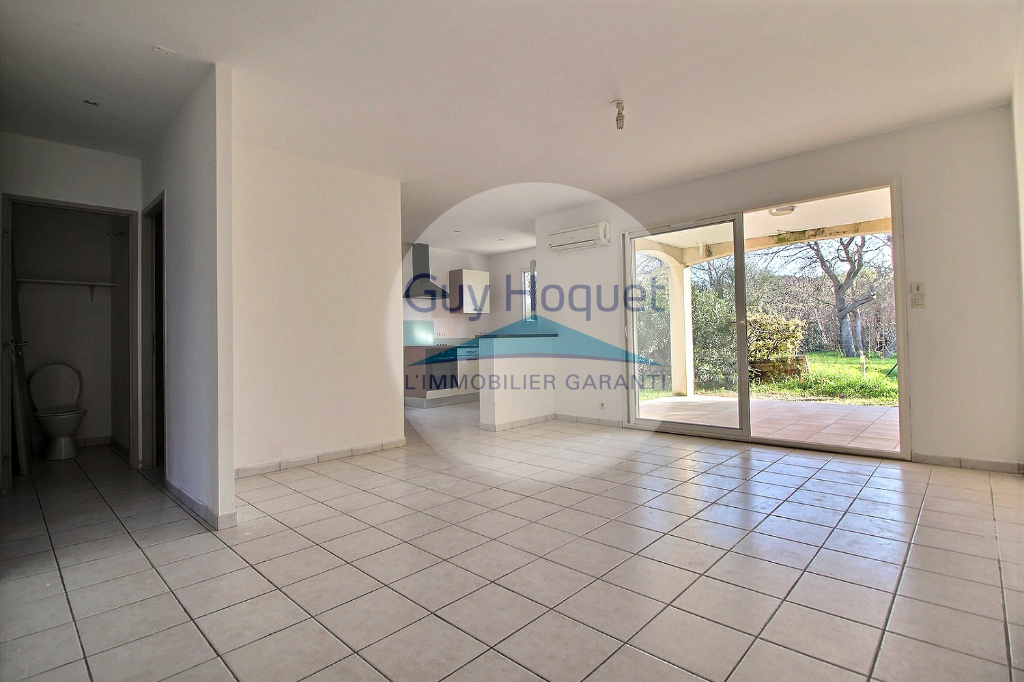 Appartement de 55,86 m² à vendre à CAIRANNE (84290).