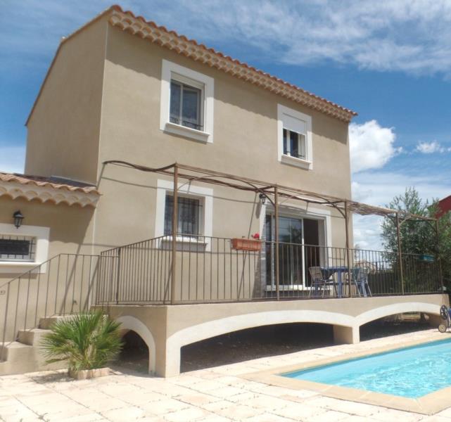 À vendre, maison d'environ 88,31 m² à JONQUIERES (84150).