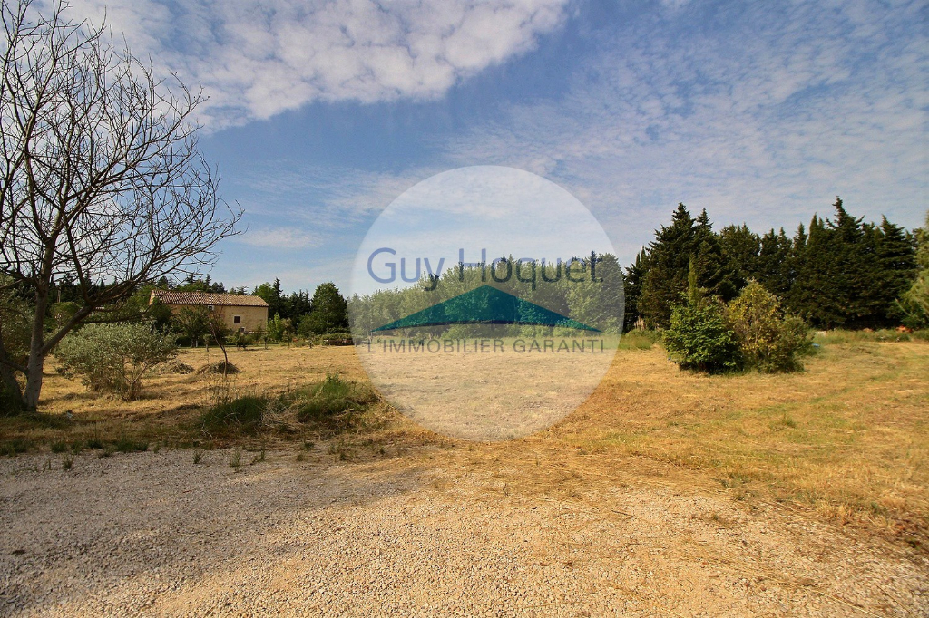 Terrain constructible à Orange 950 m²