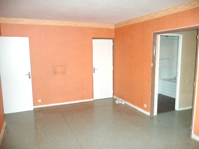 PROCHE DES COMMODITES