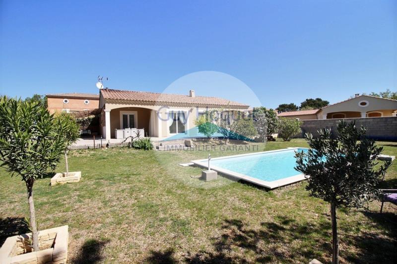 À vendre, maison d'une surface habitable de 135,96 m², 5 pièces à Sainte-Cecile-Les-Vignes (84290).