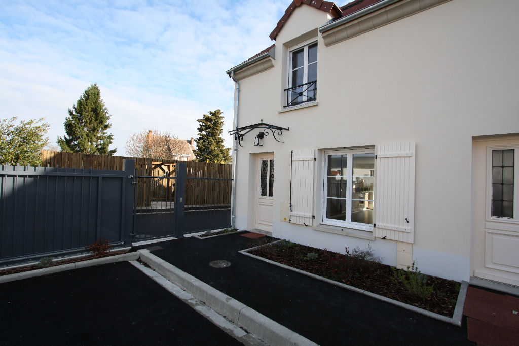 Maison 3 pièces d'environ 68,44 m² à louer à INGRE (45140).