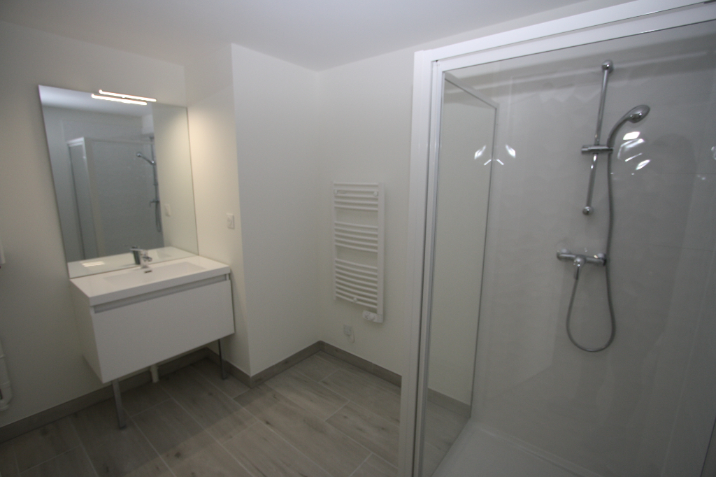 LOCATION d'un appartement F3 (56 m²) à SAINT JEAN DE BRAYE