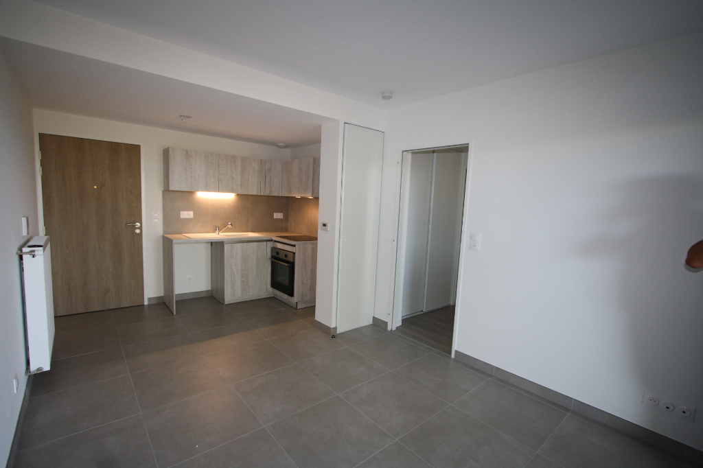 À louer, appartement d'une surface habitable de 34,07 m², 2 pièces à SAINT JEAN DE BRAYE (45800).