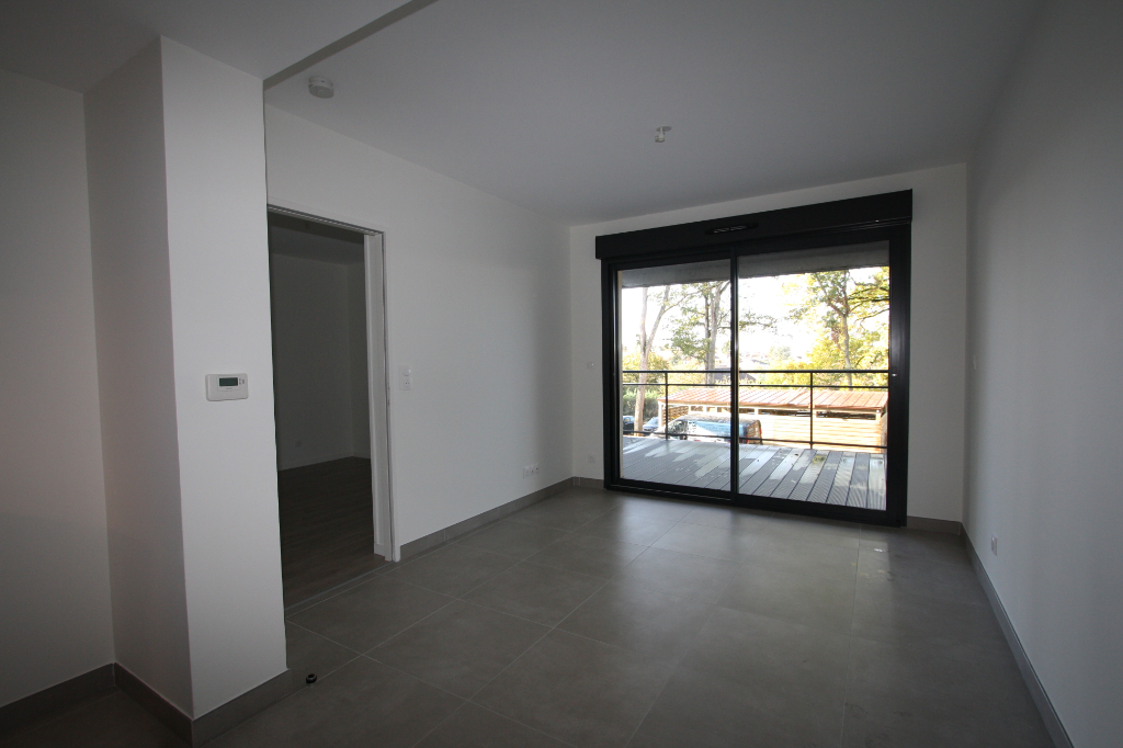 À louer, appartement d'une surface habitable de 34,07 m², 2 pièces à SAINT JEAN DE BRAYE (45800).