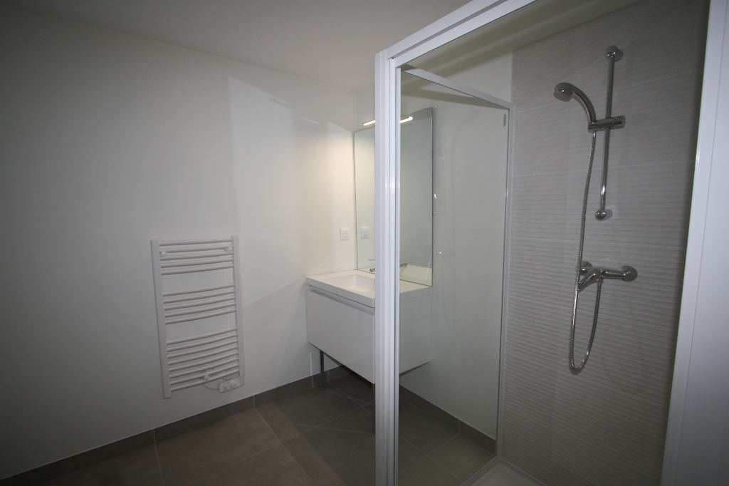 À louer, appartement d'une surface habitable de 34,07 m², 2 pièces à SAINT JEAN DE BRAYE (45800).