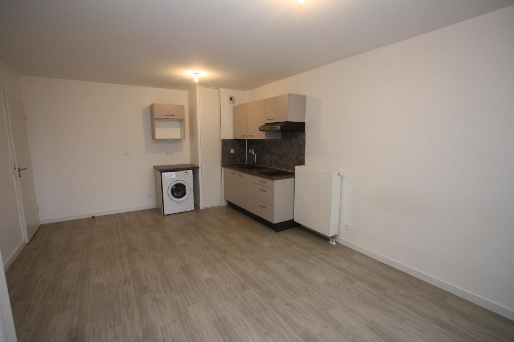 Location d'un appartement 2 pièces (47 m²) à ORLEANS SUD