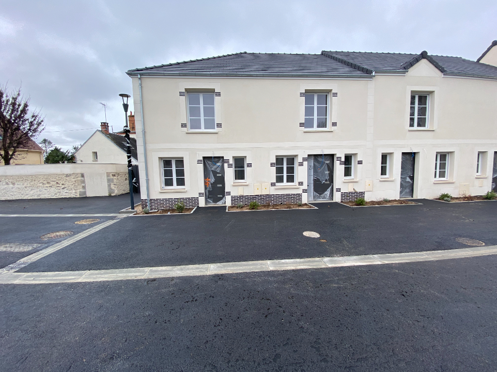 Maison 3 pièces à louer à SAINT JEAN DE BRAYE