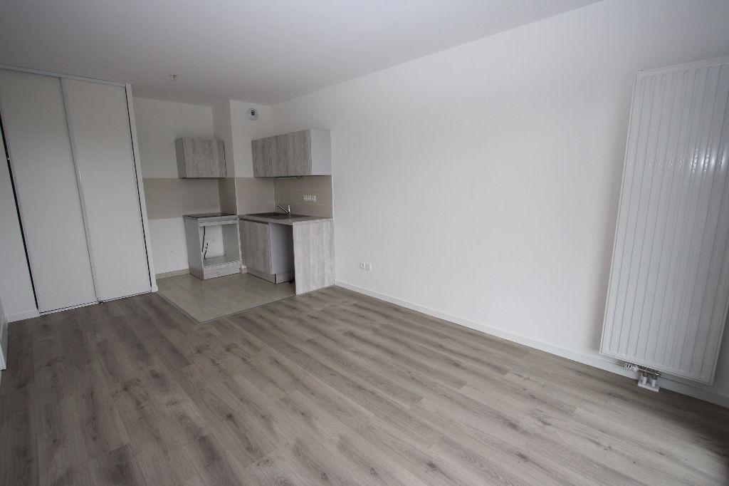 LOCATION : appartement F2 (40 m²) à FLEURY LES AUBRAIS
