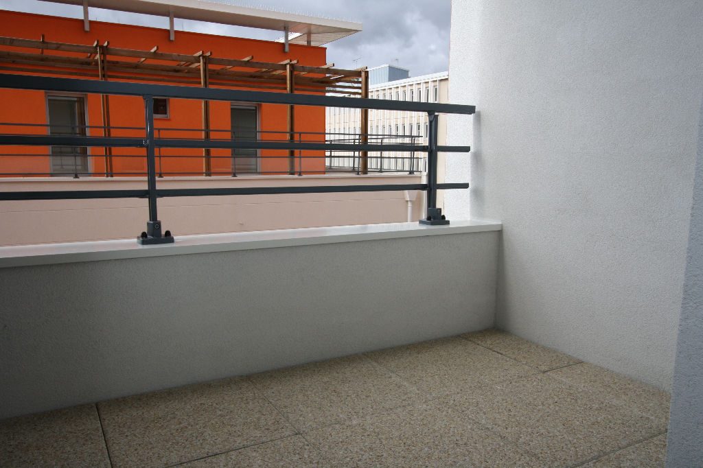 LOCATION : appartement T1 (28 m²) à ORLEANS