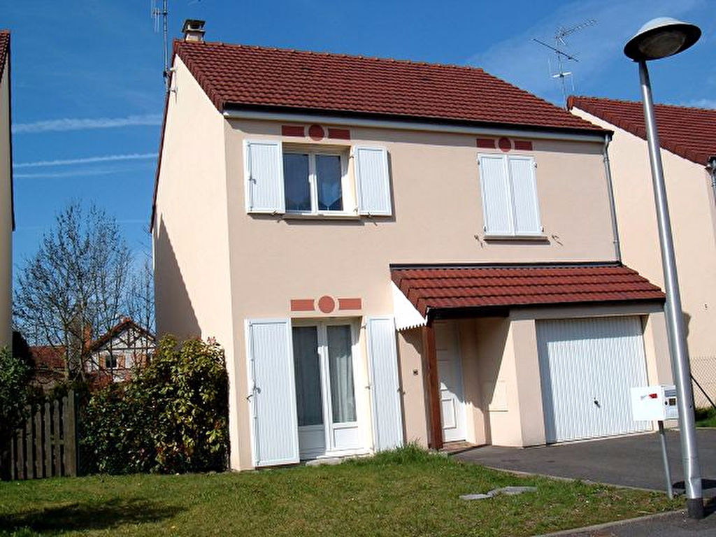 À louer, maison d'une surface habitable de 87 m², 4 pièces à SAINT JEAN DE LA RUELLE (45140).