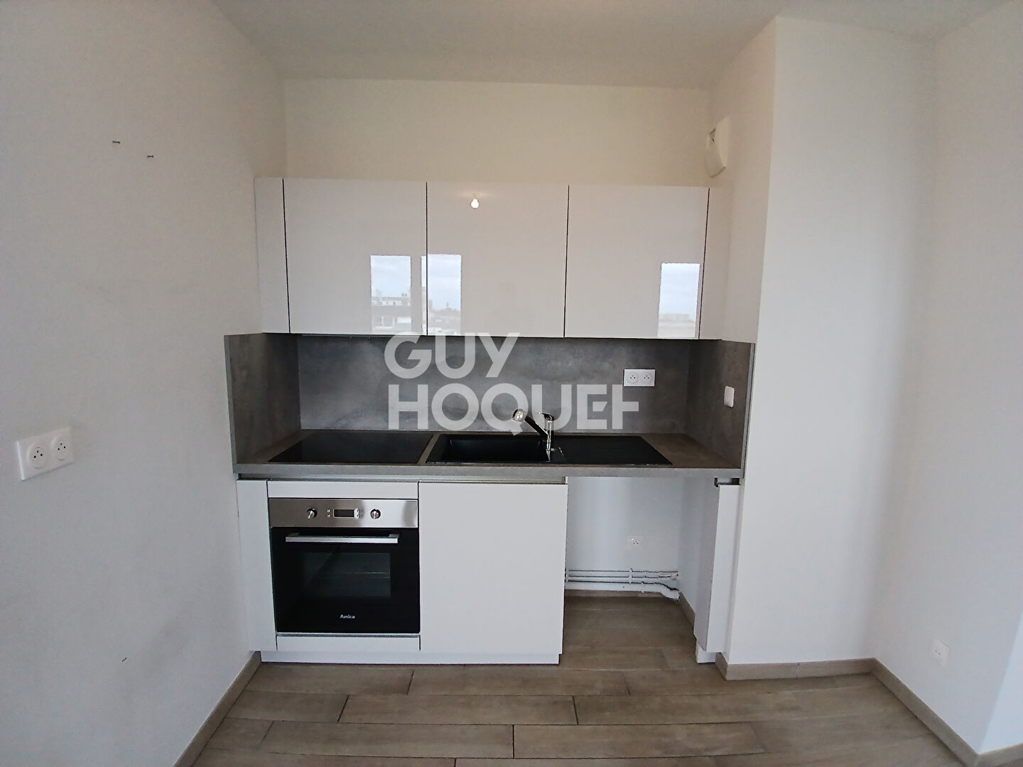 Location : appartement 3 pièces (66 m²) à ORLEANS