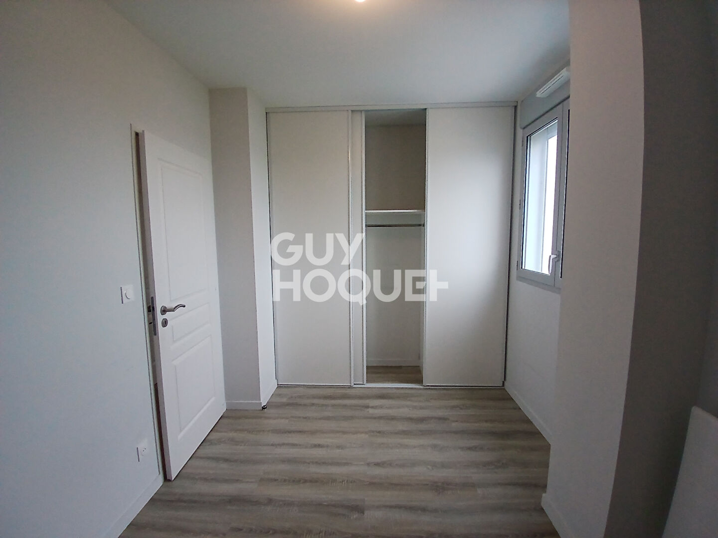 Location : appartement 3 pièces (66 m²) à ORLEANS