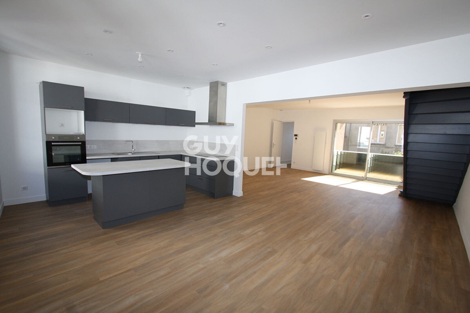 ORLEANS HYPER CENTRE : maison F6 (152 m²) en location