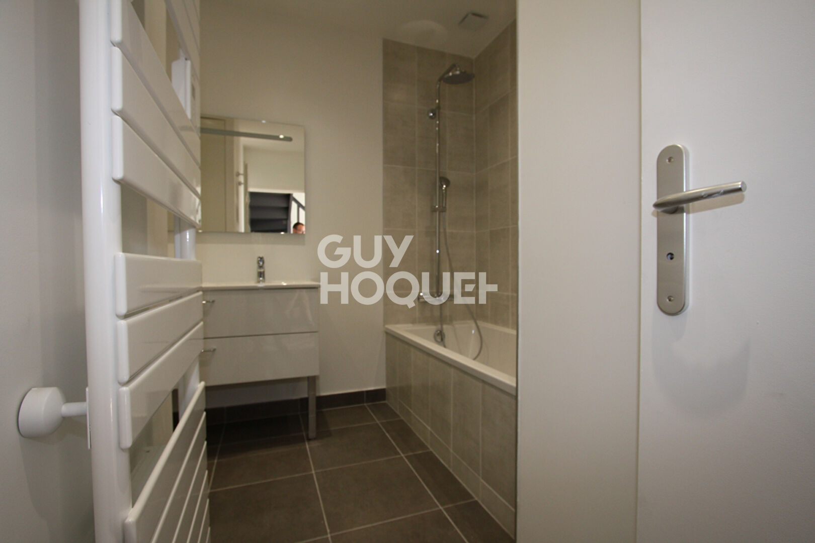 ORLEANS HYPER CENTRE : maison F6 (152 m²) en location