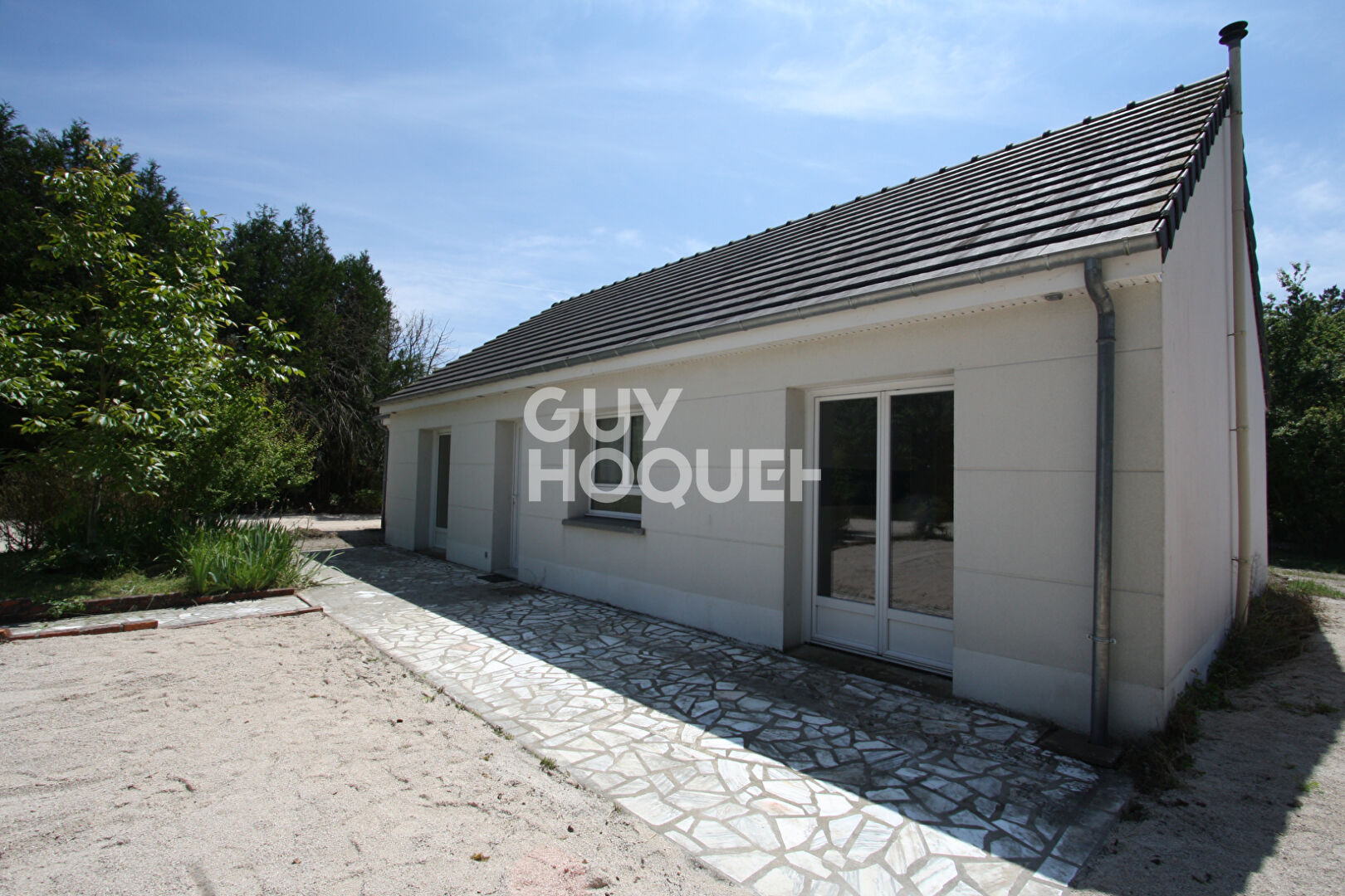 MAISON 4 PIECES 88M² - TERRAIN DE 2 500M² - DEPENDANCES