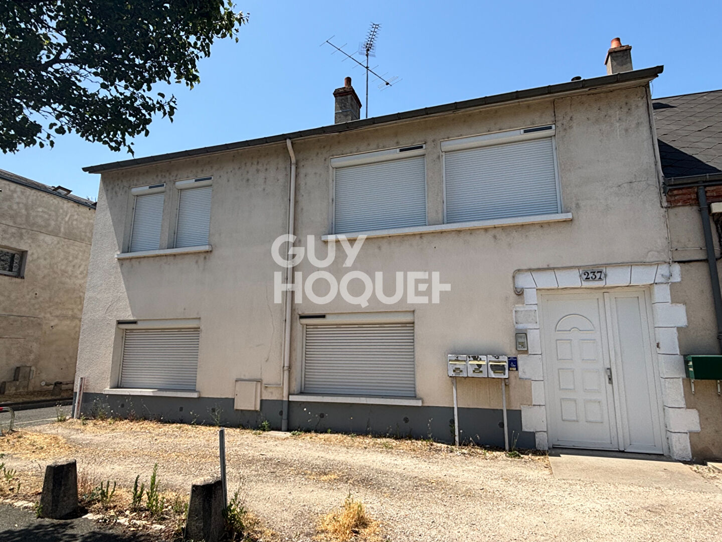 Local professionnel meublé  Idéal professions libérales  51m² avec parking Orléans (45000)