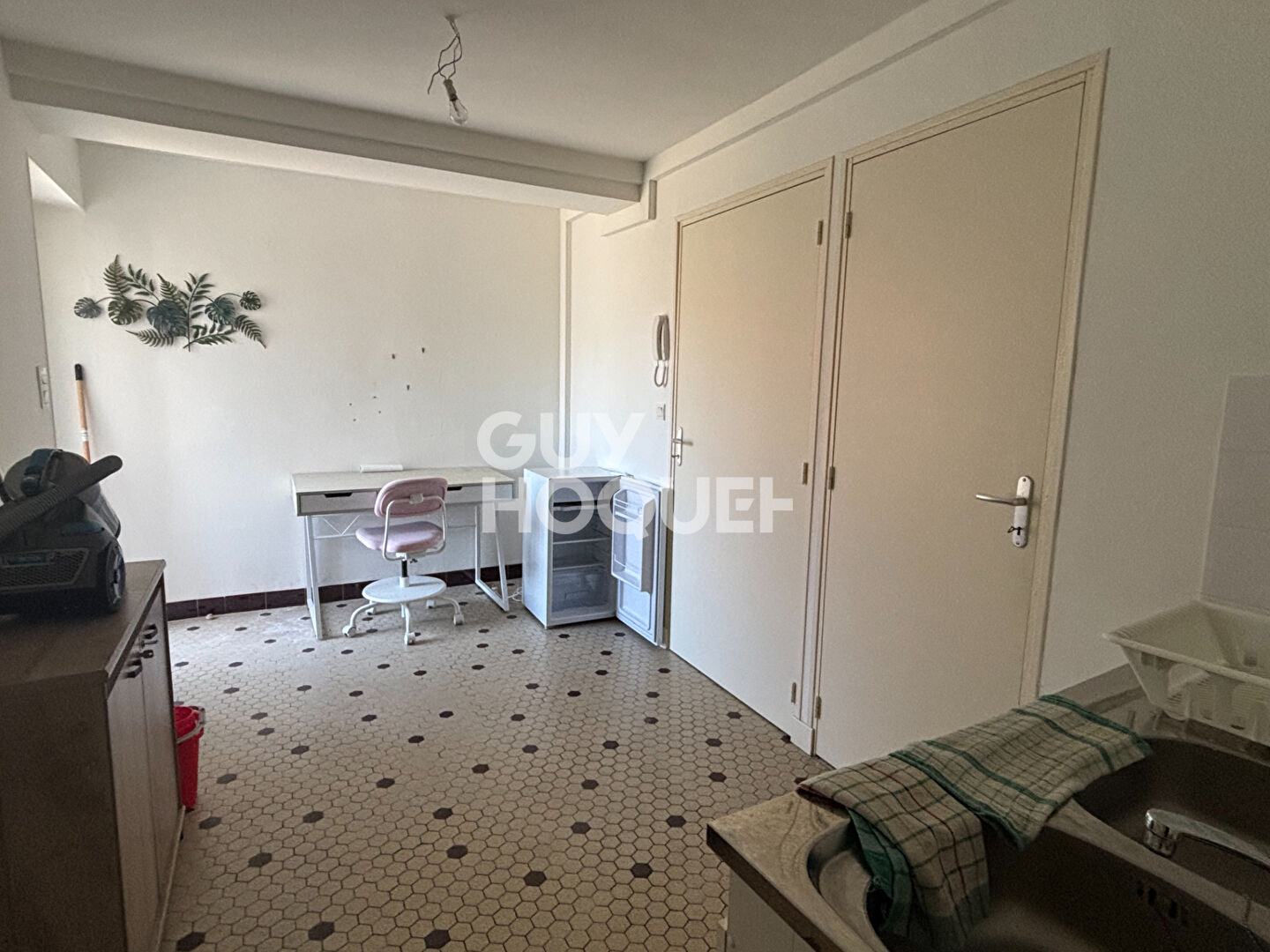 Local professionnel meublé  Idéal professions libérales  51m² avec parking Orléans (45000)