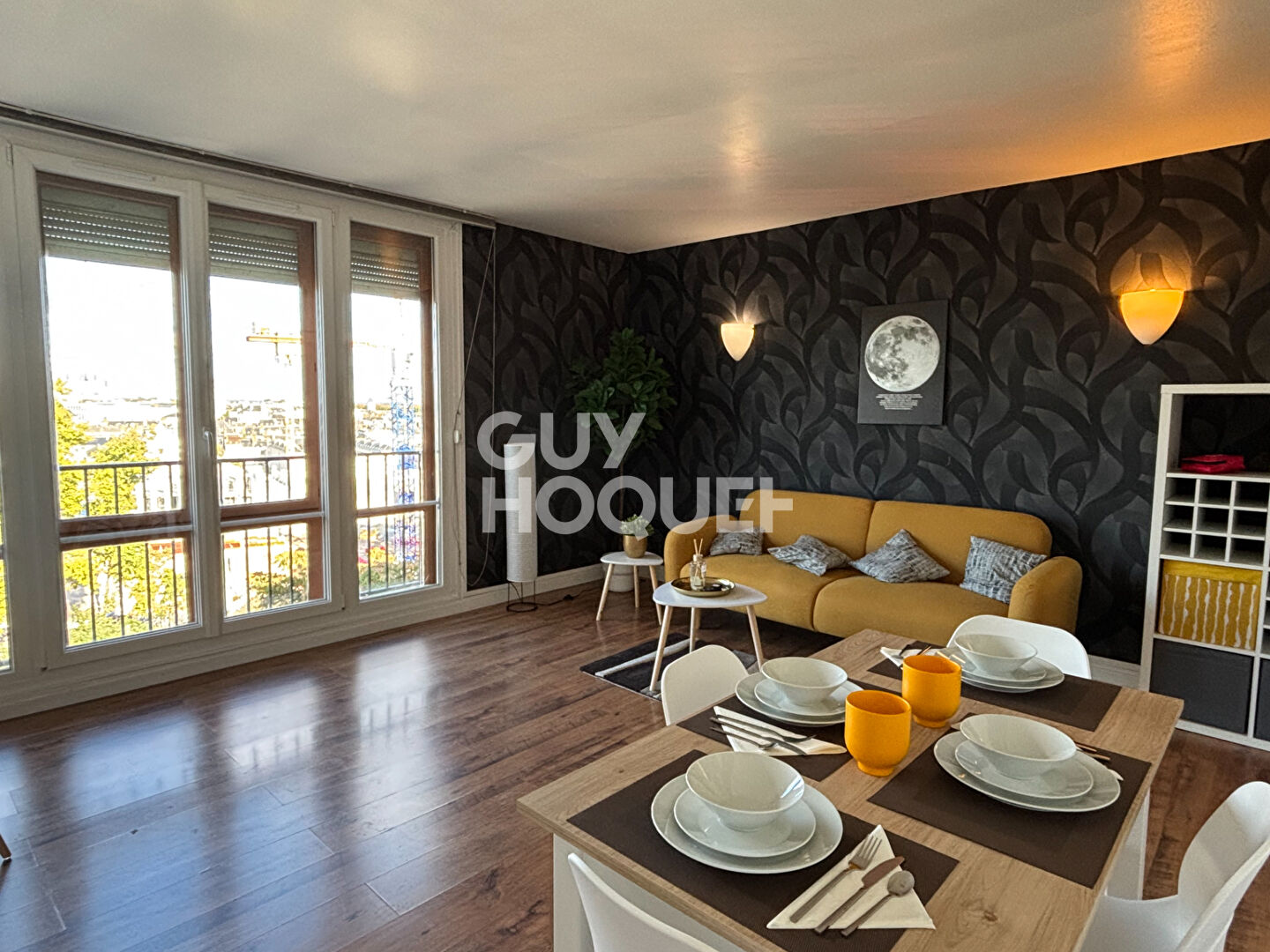 Chambre en colocation meublée avec balcon privatif à louer dans un appartement de 97,35m² en hyper-centre d'Orléans