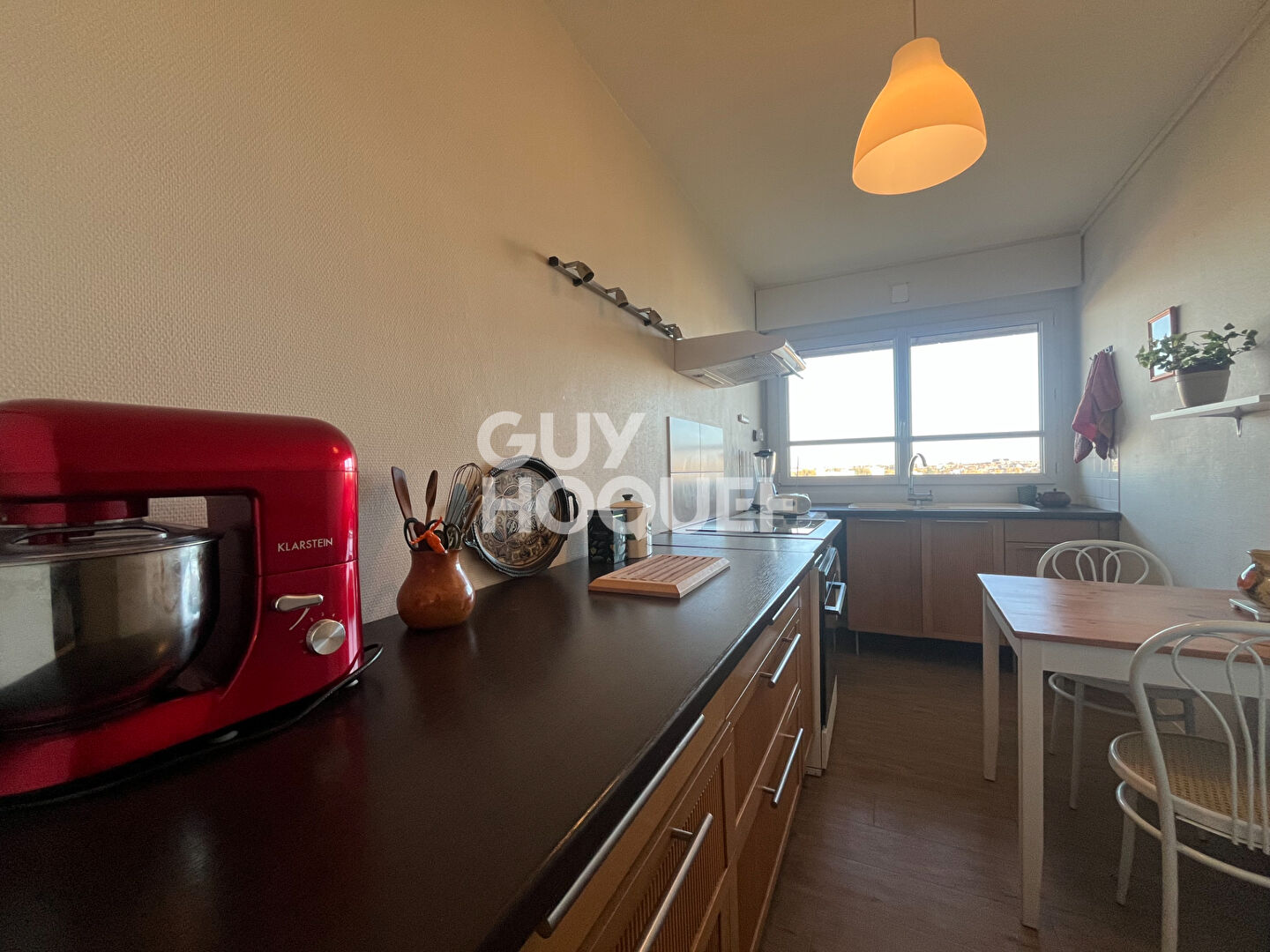 Appartement dernier étage 3/4 pièce(s) 88.24 m2 - BALCON - PARKING - QUARTIER MOUILLERE  (ORLEANS 45100)