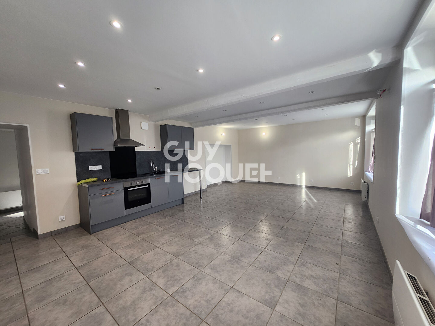 Grand appartement T4 récent à Pithiviers  - Vidéo sur demande