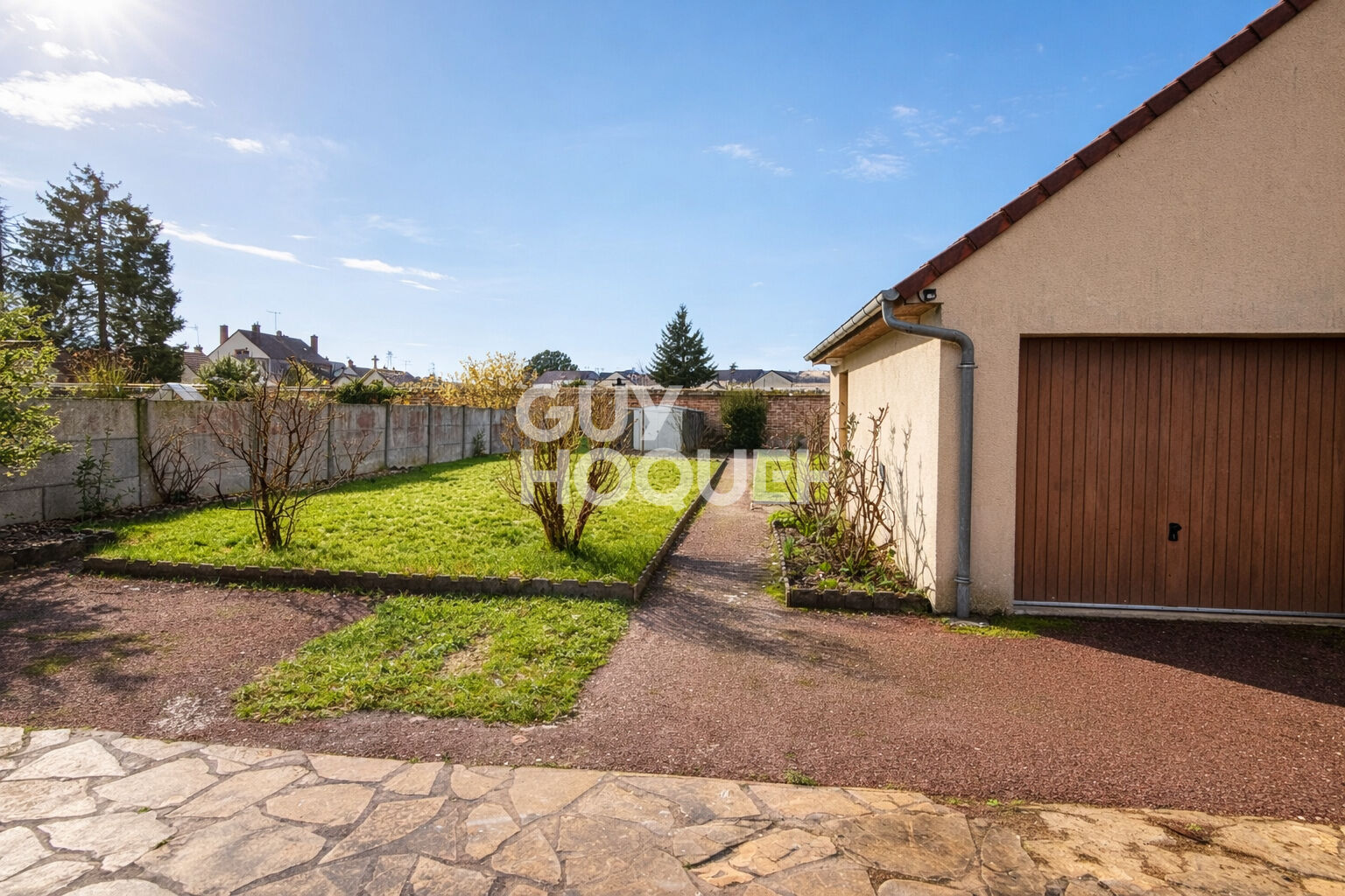 Maison  100m² meublée - La Ferte Saint Aubin - Double garage - JARDIN