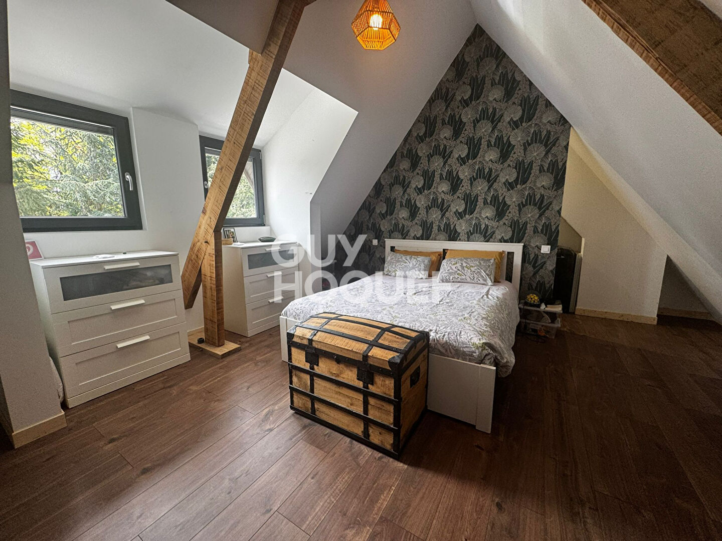 Propriété rénovée avec piscine et vue dégagée, environnement privilégié à Vienne-en-Val