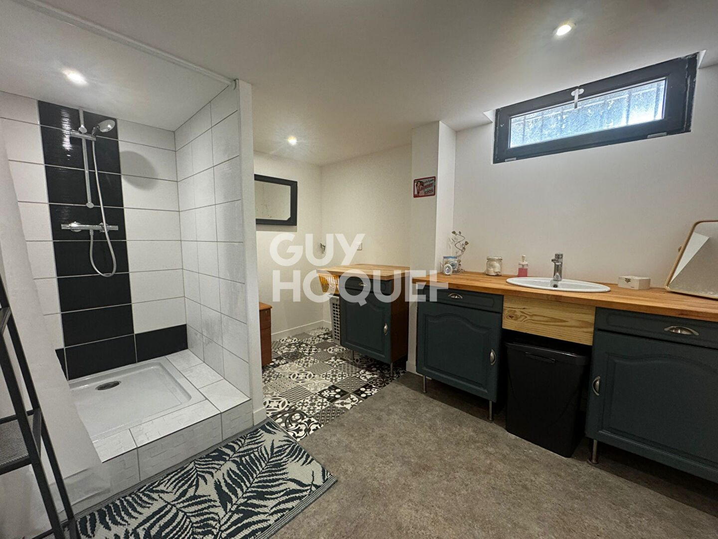 Propriété rénovée avec piscine et vue dégagée, environnement privilégié à Vienne-en-Val