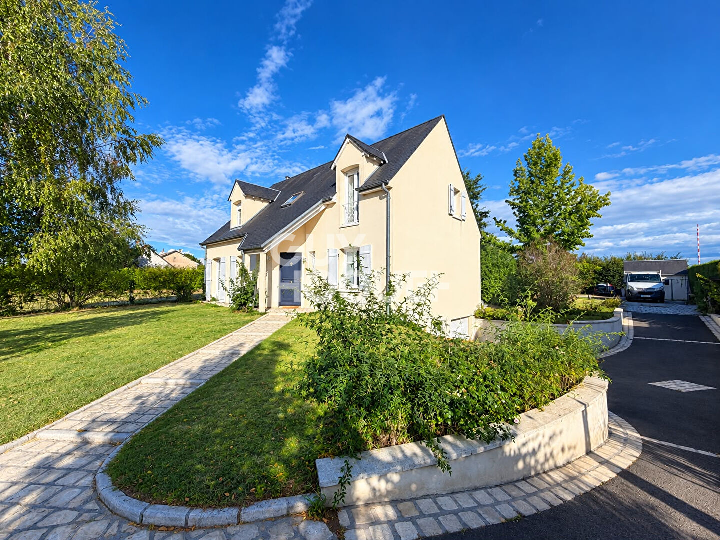 Maison 6 pièces 135 m² · à Trainou · 135 m² · 285 000 €
