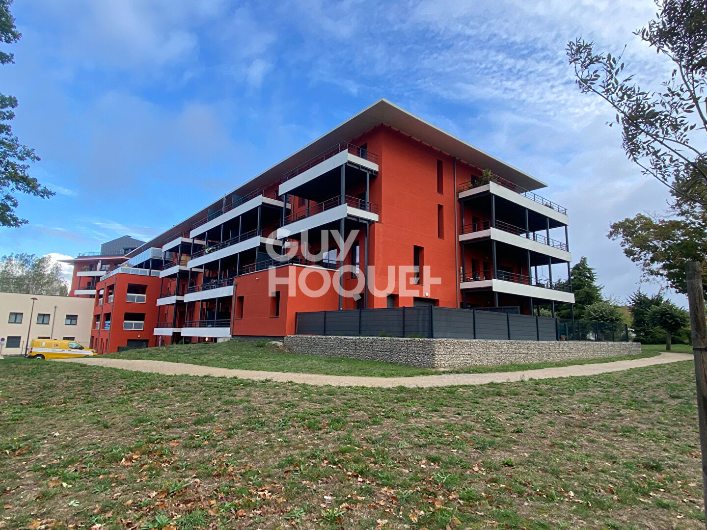 LOCATION d'un appartement de 2 pièces (31 m²) à FLEURY LES AUBRAIS