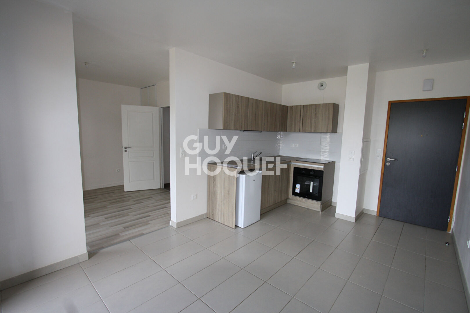 LOCATION d'un appartement de 2 pièces (31 m²) à FLEURY LES AUBRAIS