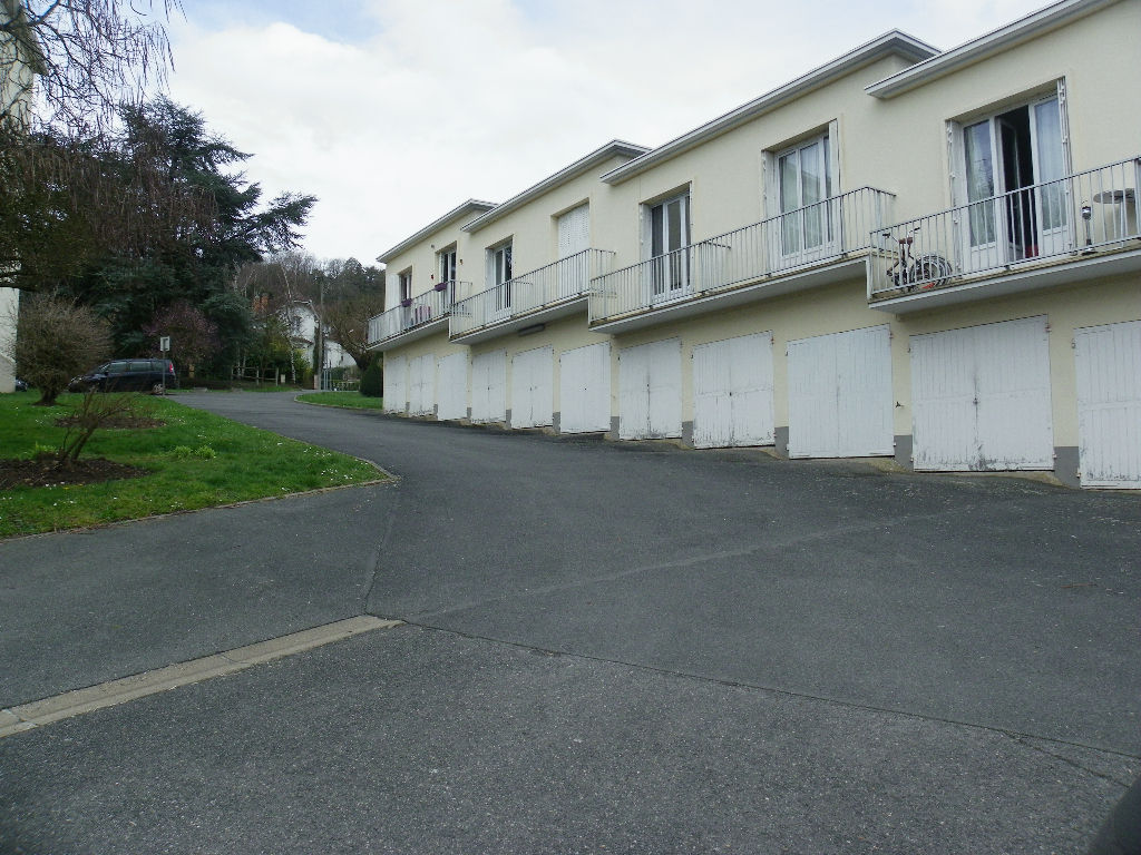 Parking / box Orsay