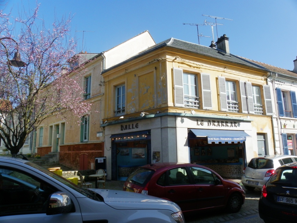 GIF SUR YVETTE - APPARTEMENT F2 CENTRE VILLE.