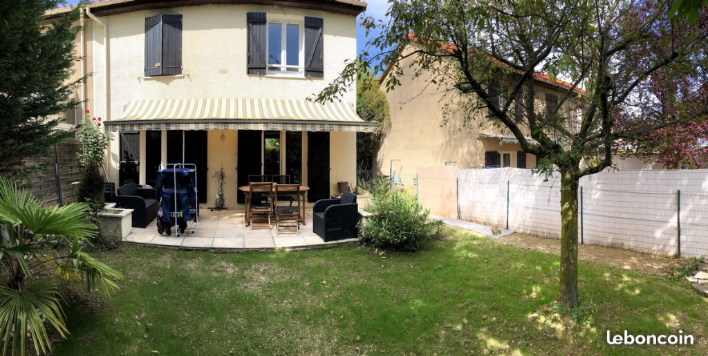 Maison de 78,44 m² à vendre à PIERRE BENITE (69310).