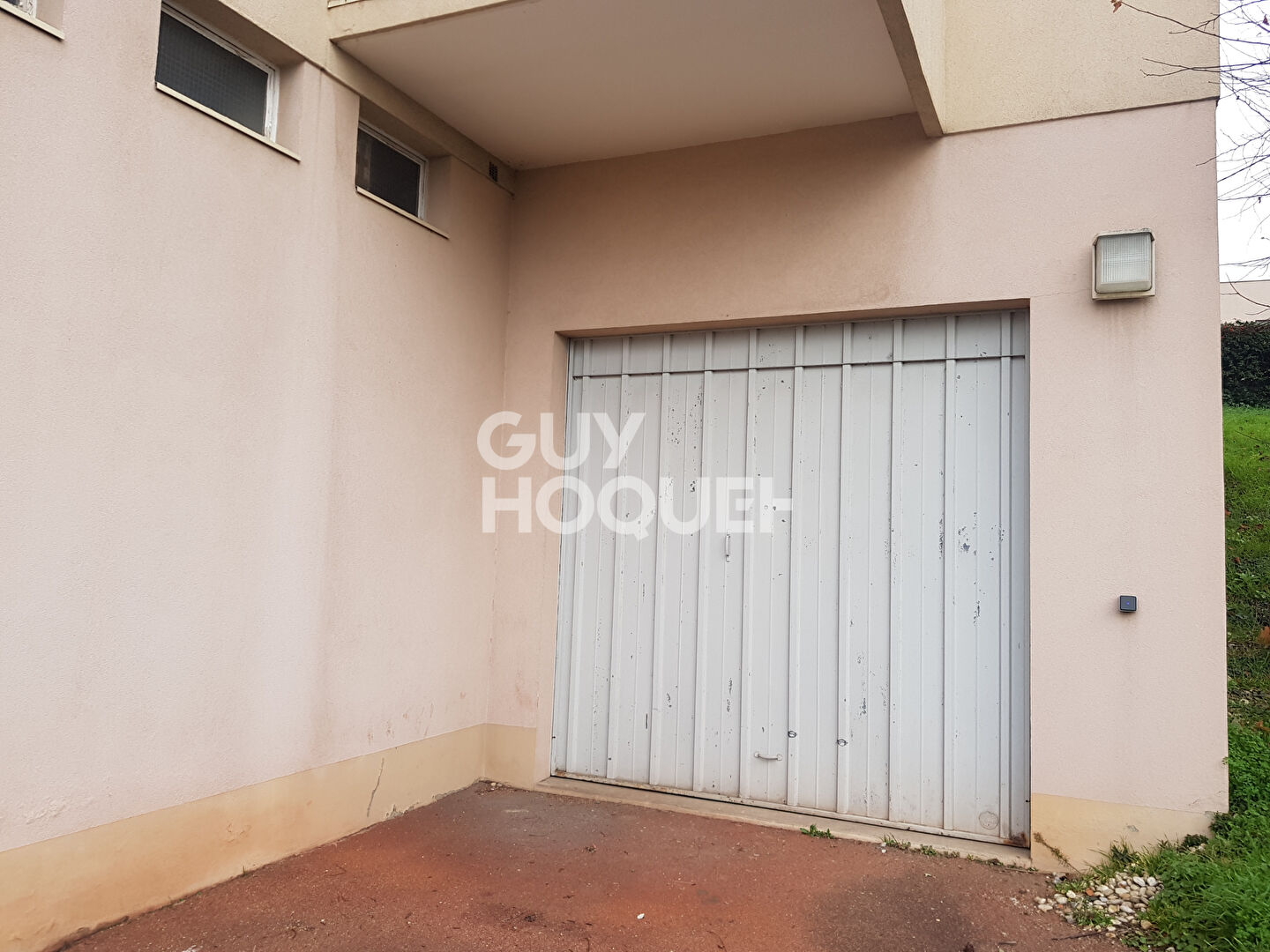 Garage / Local de stockage Saint Genis Centre République