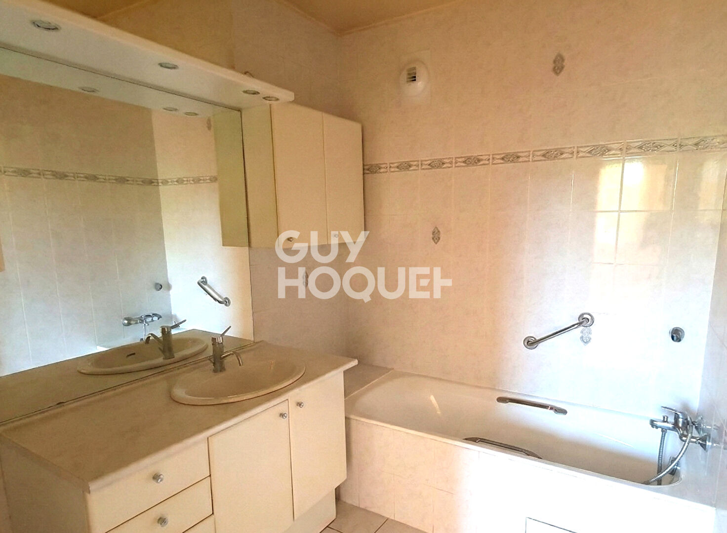 Appartement  5 pièce(s) 95 m2 - La Mulatière "Parc de la Chenaie"