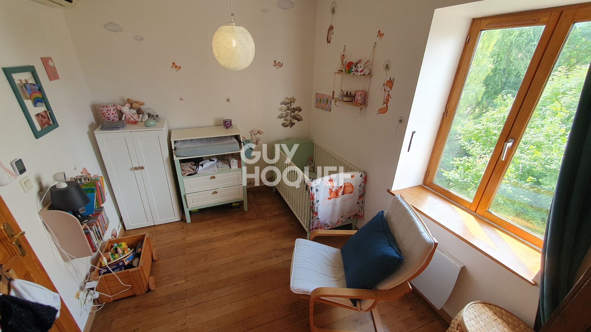 Charmant appartement 3 pièces ancien en duplex OULLINS (2 mn du métro) avec extérieur