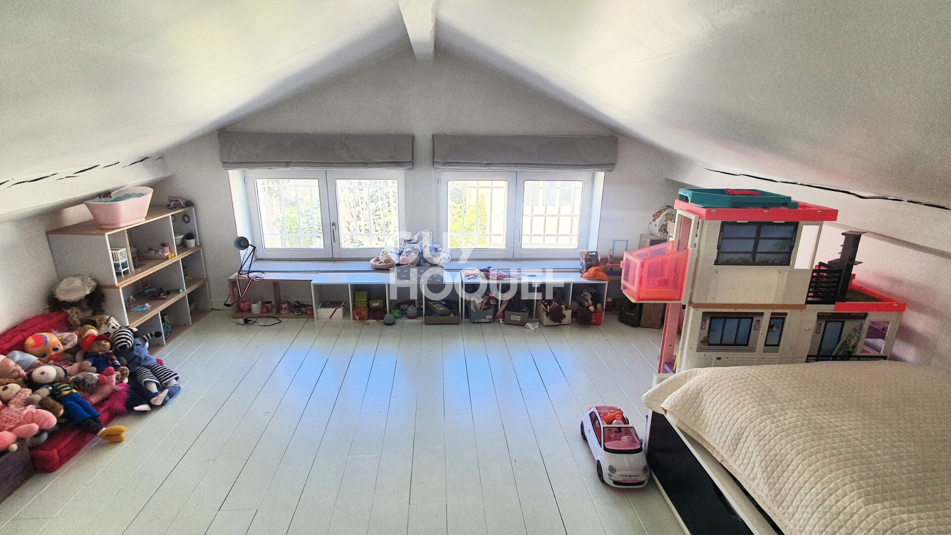 Loft en rooftop à vendre à OULLINS 181 m² (207 m² au sol) et terrasse plein Sud de 80m²